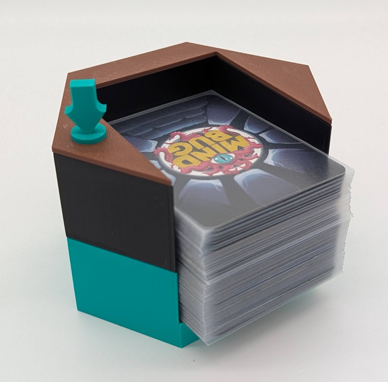 Abschluss mit Pfeilen auf Kartenstapelhalter